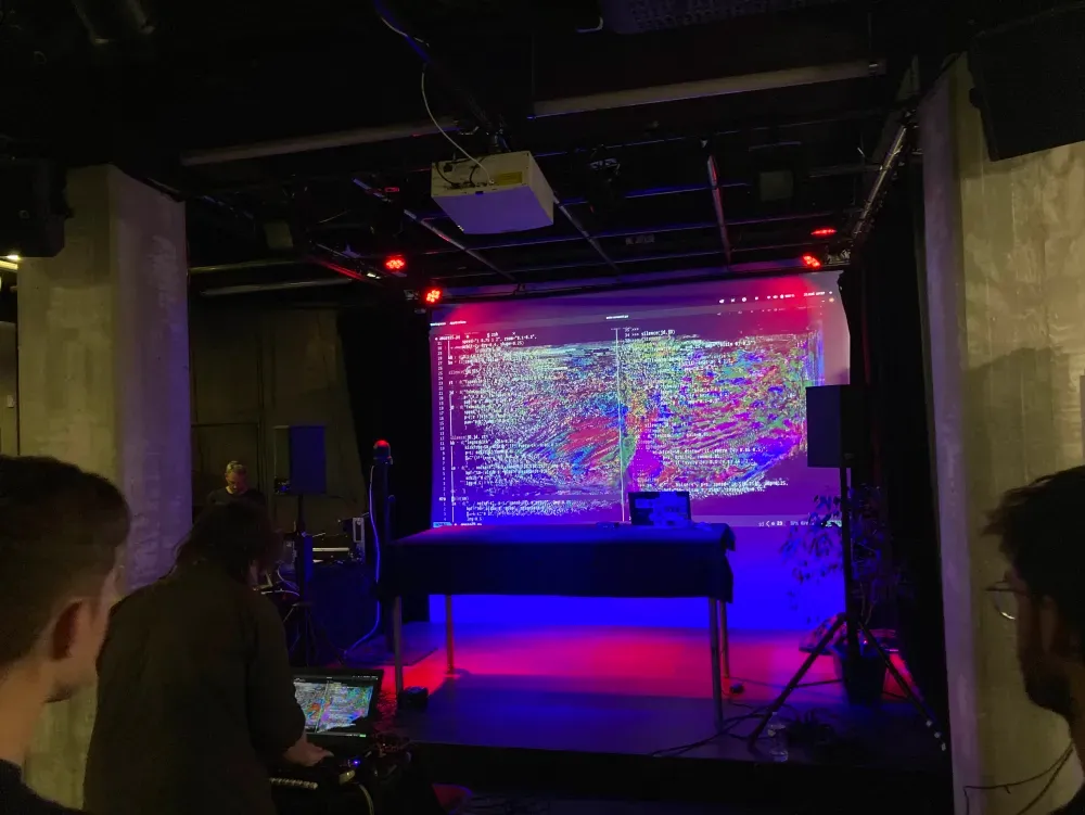Chaos Lab VII - Photo 3
